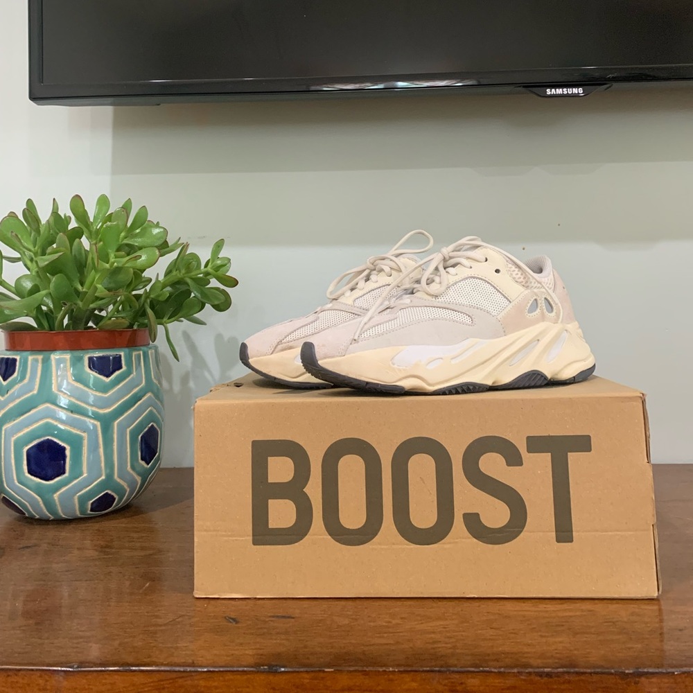 Yeezy Boost 700 ‘Analog’